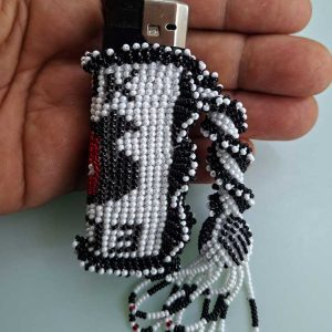 Siyah Beyazlı  Boncuklu Çakmak Kılıfı